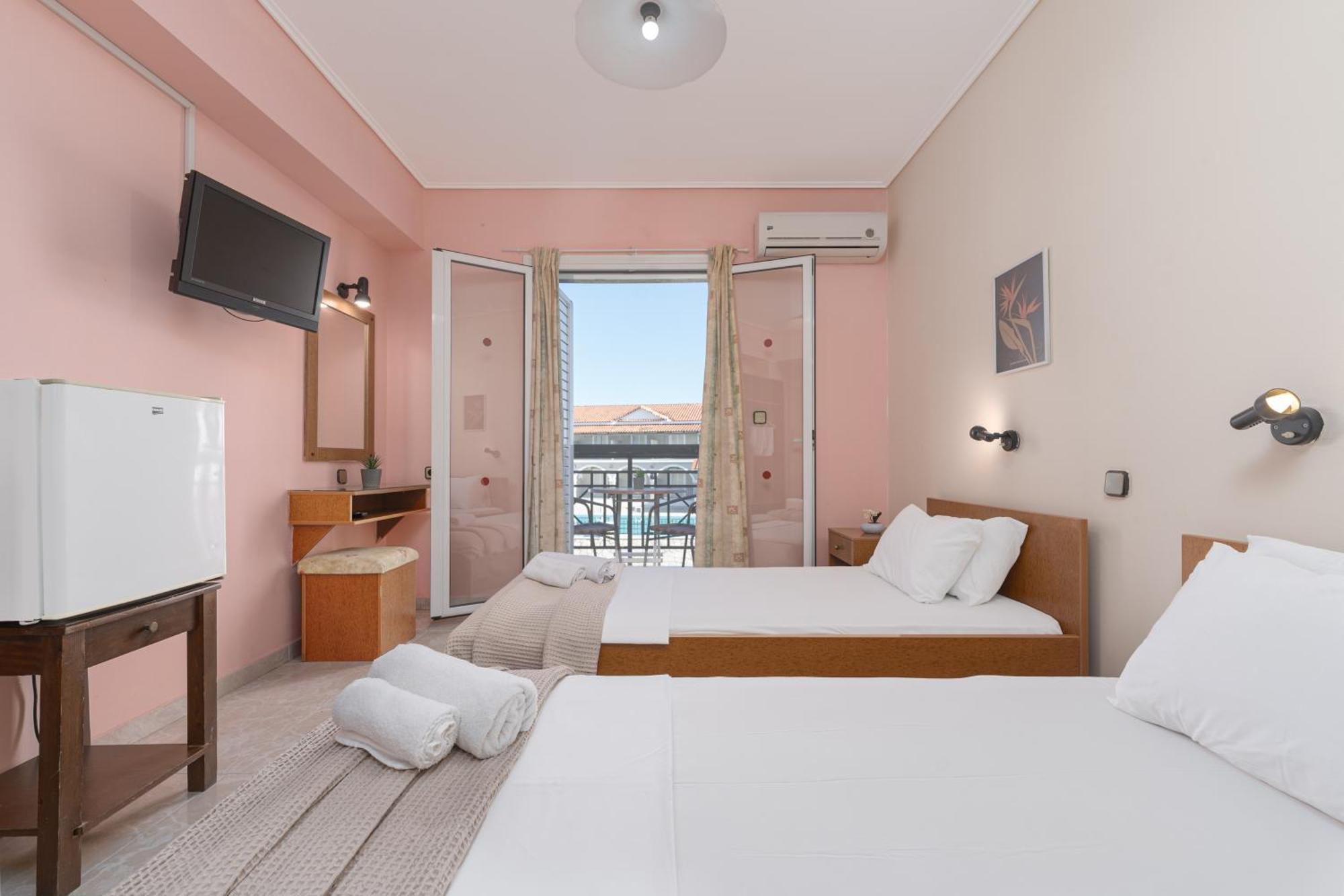 Hotel Aura Laganas Eksteriør billede